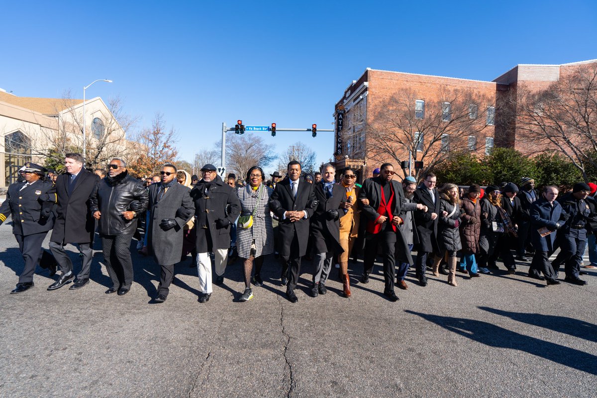 Kenneth Alexander tweet media