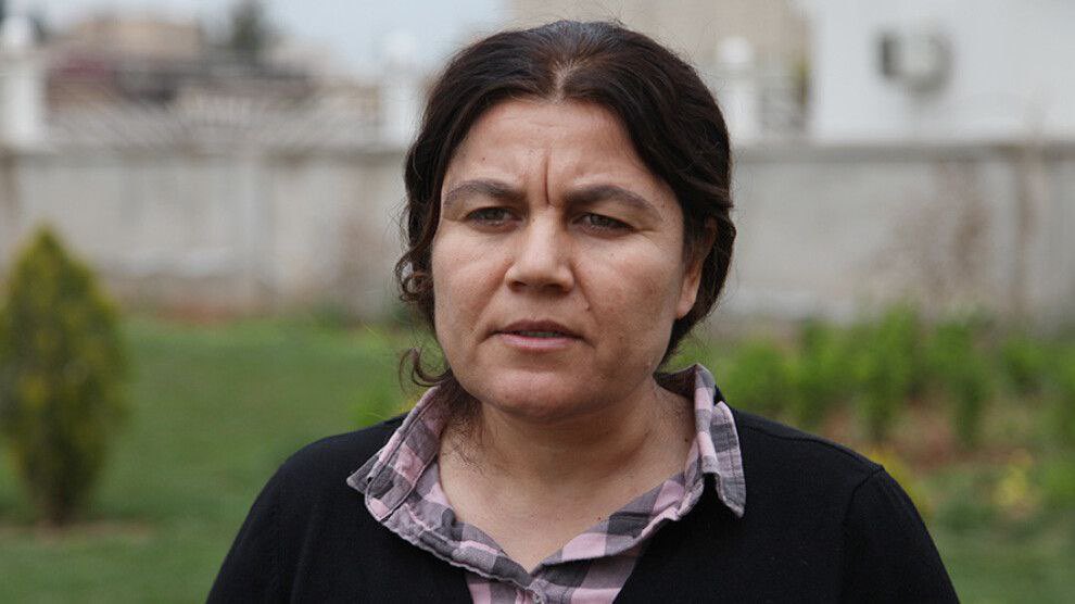 #sondakika

📌 Bugün Qsd (SDG) Genel Komutanı Mazlum Abdi ile HTŞ Lideri Colani arasında gerçekleşen entegrasyon görüşmesi olumsuz sonuçlandı. 

PYD Başkanlık Konseyi Üyesi Foza Yusuf, “Arkadaşlarımız henüz yolda. Ancak toplantı olumsuz sonuçlanmış. Çünkü Şam ‘her şeyinizi teslim