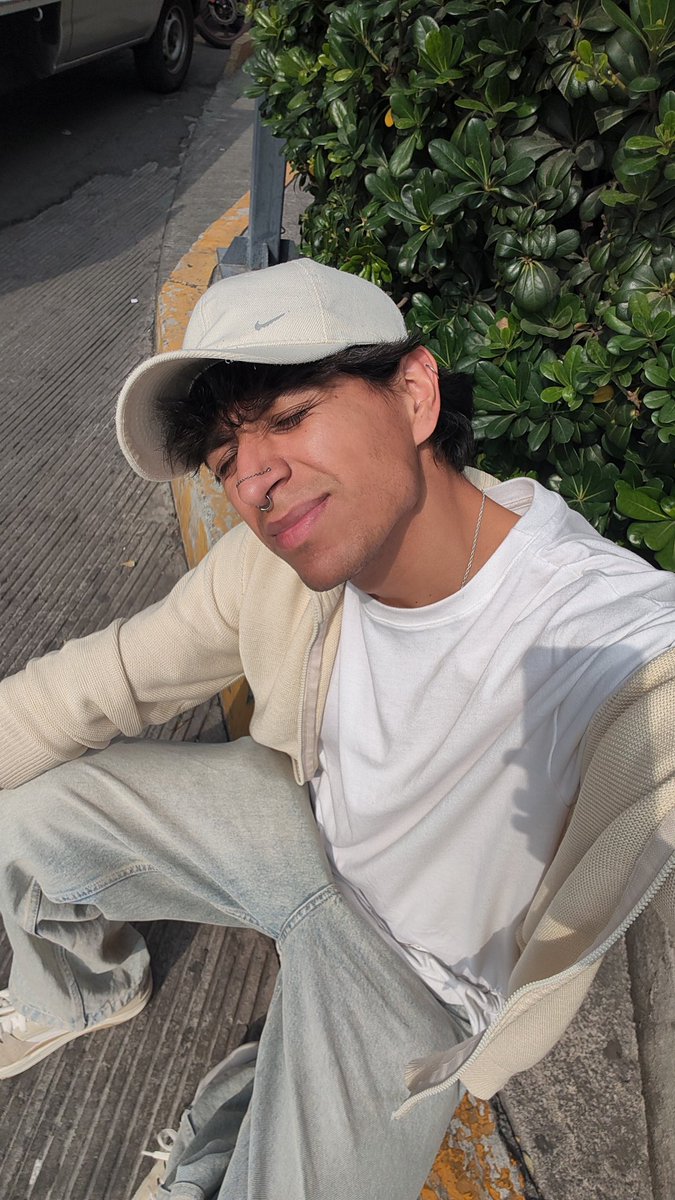 _ar_taud's tweet photo. sol solecito https://t.co/ZHi0FM63lt