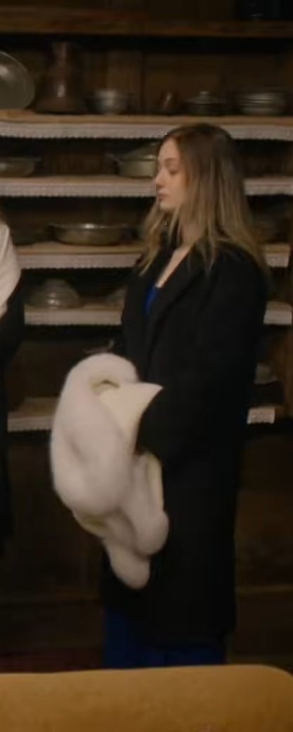 kubmulti's tweet image. Akçaya bile NORMAL bir elbise giydirilmiş renkli falan,  herkesin elbisesi çok güzel (özellikle ilveninkine bayıldım) ama eleniye giydirdiklerine bakın ağlıcam sinirden KNCJSNXNZNXNX
#tasacakbudeniz #orel