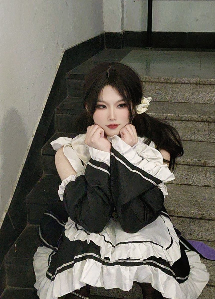 SYYTTKX's tweet photo. 在男寝楼道拍照片被围观了🥲
#男娘cd #男娘 #女装・男の娘 
#女装CD https://t.co/LNkBld2sOP