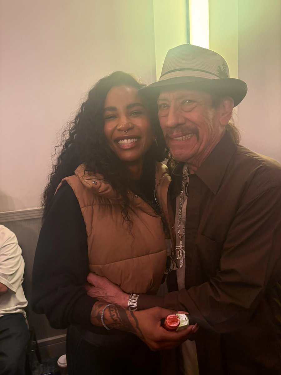 🎀 Demi 🦇 tweet media