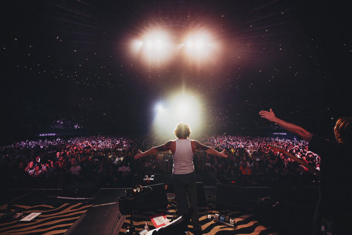 sublime's tweet image. LA, we declare you are stoked! 🙌 Insane first show of the year with @iHeartRadio, let’s keep the energy rolling! #iHeartALT2026