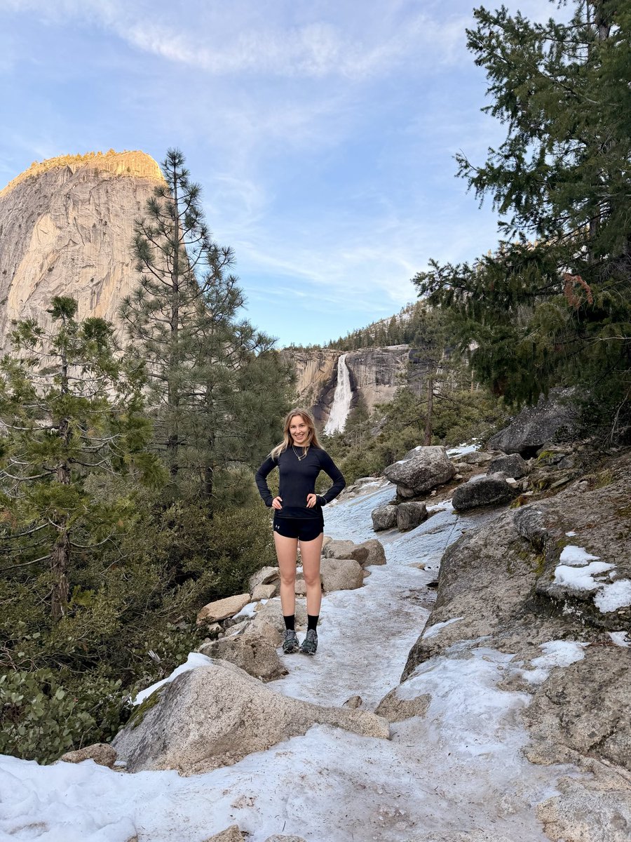 Ally Bell tweet media