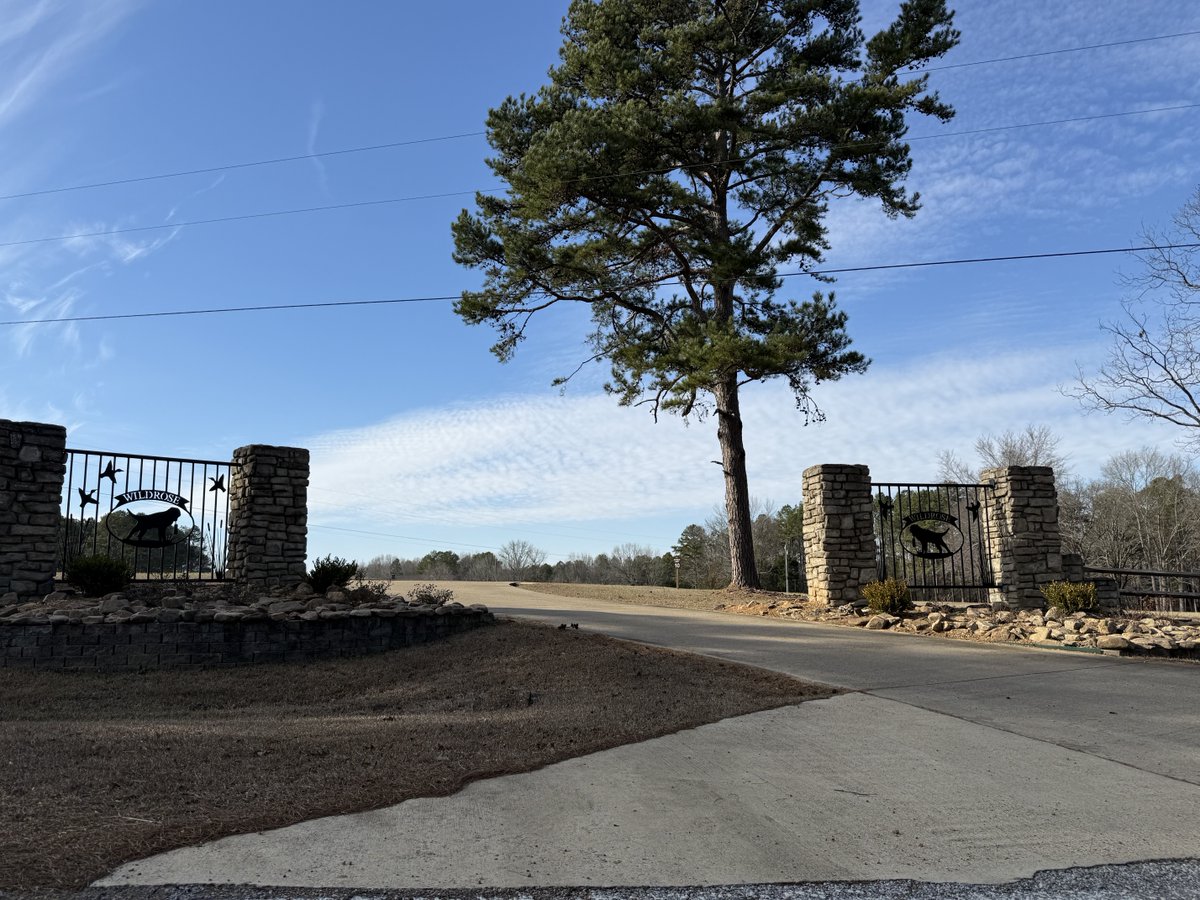 BradLoganTOC's tweet photo. 📍⁦@wildrosekennels⁩ 

🎙️ Coming Soon https://t.co/qKNgYil81c