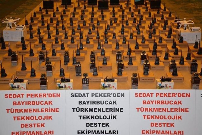 Aesthetic1War's tweet photo. O dönemde herkesin umudunu kestiği, destek gönderilemeyen Türkmen Dağı’na, Sedat Peker inisiyatif alarak 4x4 araçlar, çelik yelekler ve kamuflajlar göndermişti. 

Her aklımıza geldiğinde Allâh razı olsun diyoruz sedat peker'e https://t.co/98isFXNDb4