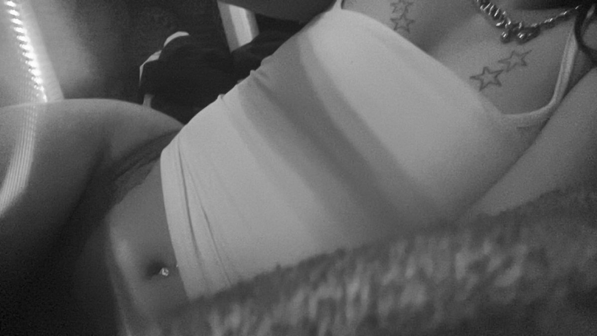 katanaxotic1's tweet photo. something ab black and white pics. https://t.co/FIqwiJnuzp
