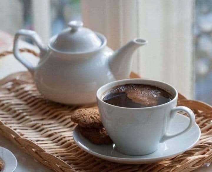 Hayat bana ne yaşatırsa yaşatsın.
Karşıma ne kadar kötü insan çıkarsa çıksın. Ne kadar canım acırsa acısın.
Bu üç şeyden asla vazgeçmeyeceğim:

Kendim olmaktan.
İyi olmaktan.
Ve nefes aldığım her saniye için mutlu olmaya çalışmaktan.!