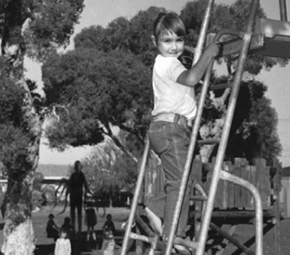 Being a weird kid in the 2000s-2010s was something else.

It made the world feel so large and mysterious. Teeming with dangerous animals, ancient creatures, monsters, and the unnatural, that only the early internet could really permit.