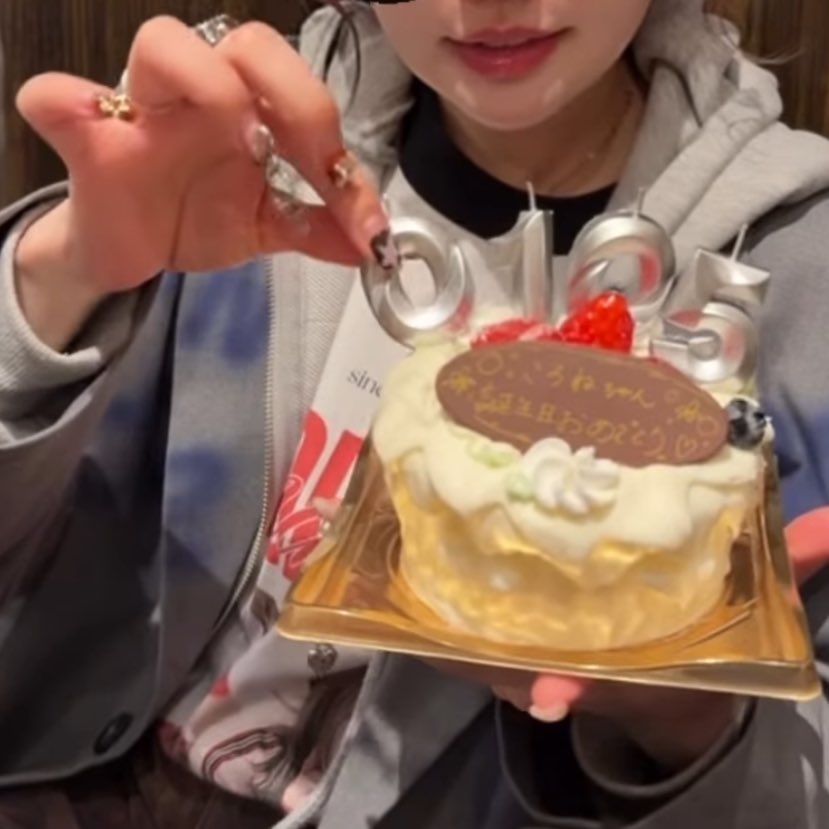 coronetoda's tweet photo. 誕生日ケーキをお渡ししました🍰 
画像 : 本人Instagramより
#戸田ころね生誕祭2026 https://t.co/2katwNtCLJ