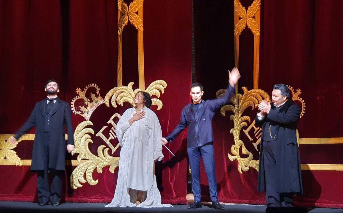 j_boso's tweet photo. Excellente #Traviata au @rbo_org ce soir : distribution, chœur, orchestre, mise en scène ! @PrettyYende #BekhzodDavronov @AmartuvshinEnkh dirigés par @GiacSagripanti. Bravissimi tutti! https://t.co/t2utRwG2Pt
