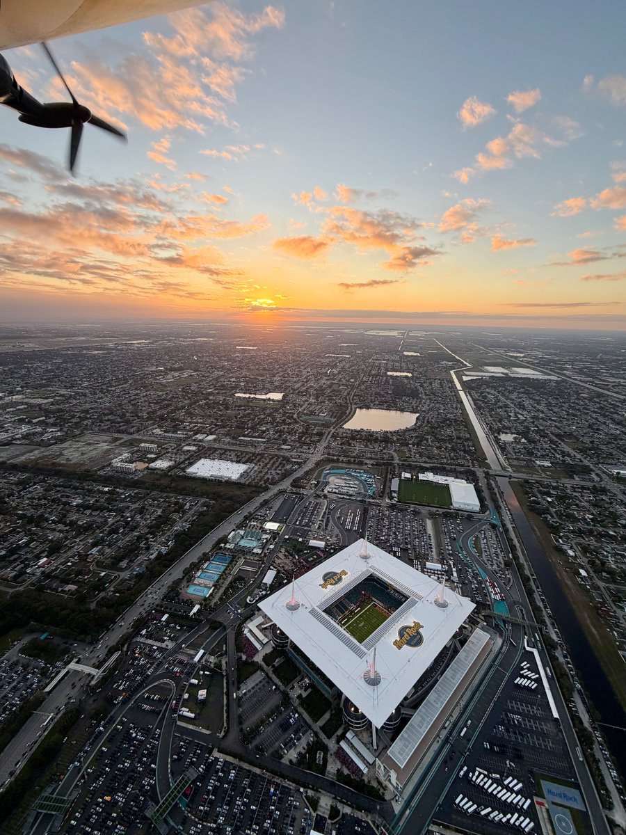 GoodyearBlimp's tweet image. A perfect night to crown a champion.