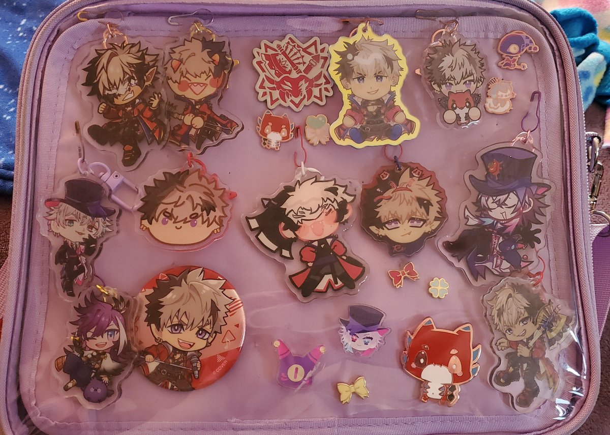 Cyleki's tweet image. a lot of stuff was sold out at the artist alley (which we love!!), so it's the best i can do right now