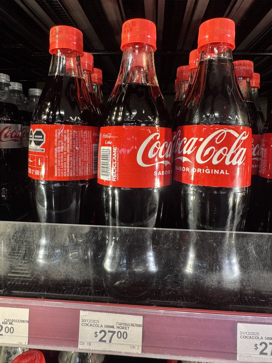 MakinaAzulMx's tweet image. 27 varos la coca de 500ml de vidrio, en que perro país vivimos señores????