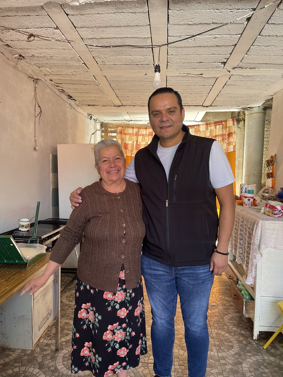 Recorrer las colonias y escuchar a la gente hace la diferencia.

Esta mañana estuve en la Col. Los Ángeles Mayorazgo, atendiendo de primera mano las necesidades de vecinas y vecinos.

¡Seguimos trabajando por nuestra querida Puebla! 

#Puebla #TrabajoEnTerritorio