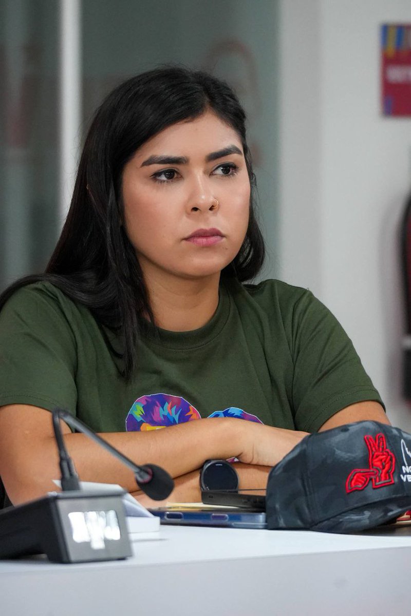 #PuebloLevantaLaCara | El secretario general del Partido Socialista Unido de Venezuela (PSUV), Diosdado Cabello Rondón, anunció este lunes que la tolda roja se desplegará esta semana en todo el país para escuchar y compartir con el Pueblo.  

"Nosotros vamos a partir de esta