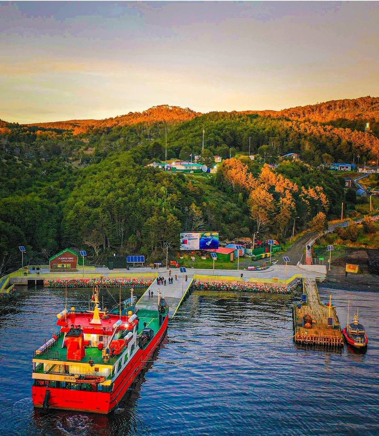 ExperienceCape's tweet image. NO.

The southernmost city is Puerto Williams 🇨🇱🇦🇶 and the southernmost village is Puerto Toro where you can taste the best Southern king crabs 🦀.

Anyways next time you have to experience the real thing.