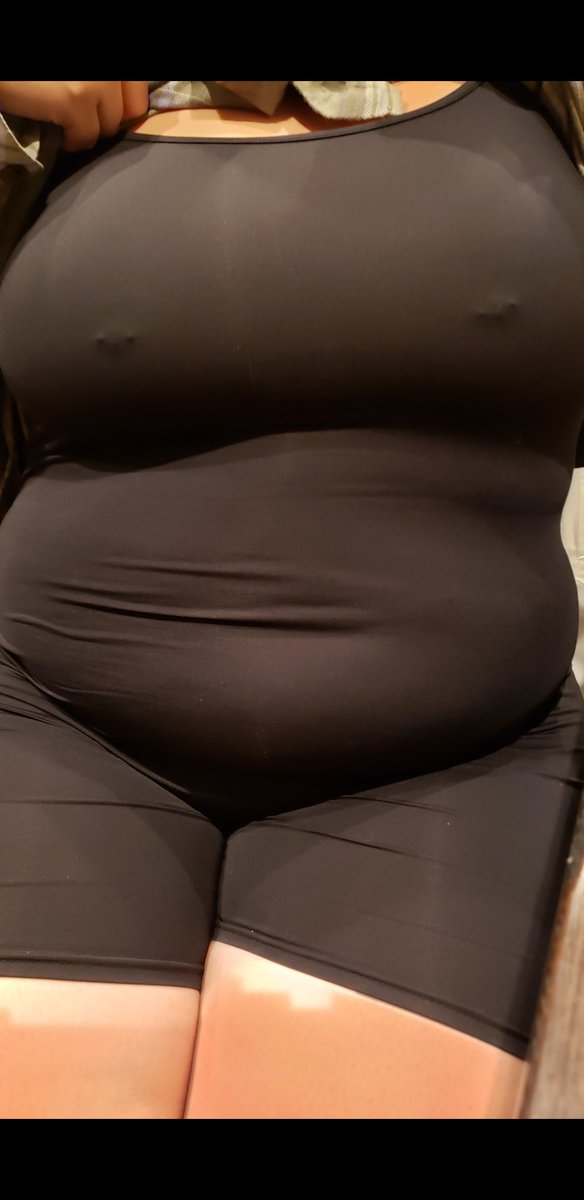 candytoebeans's tweet image. Does my tummy scare you?