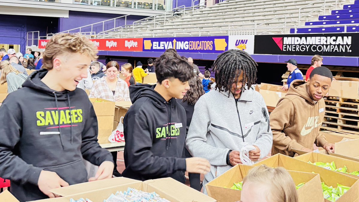 savages7v7's tweet image. More than athletes — future leaders. 

Savages 18U spent their morning volunteering and giving back to the community!

@BaylorPetrie13 @1taycarter @Giannigary_39 @jadyn_perkins1 @Caleb_dickey3 @ajwilly27 @T_Sayles18 @savagepenguin14  @CasonManahl @willfever_ @richard1carter…