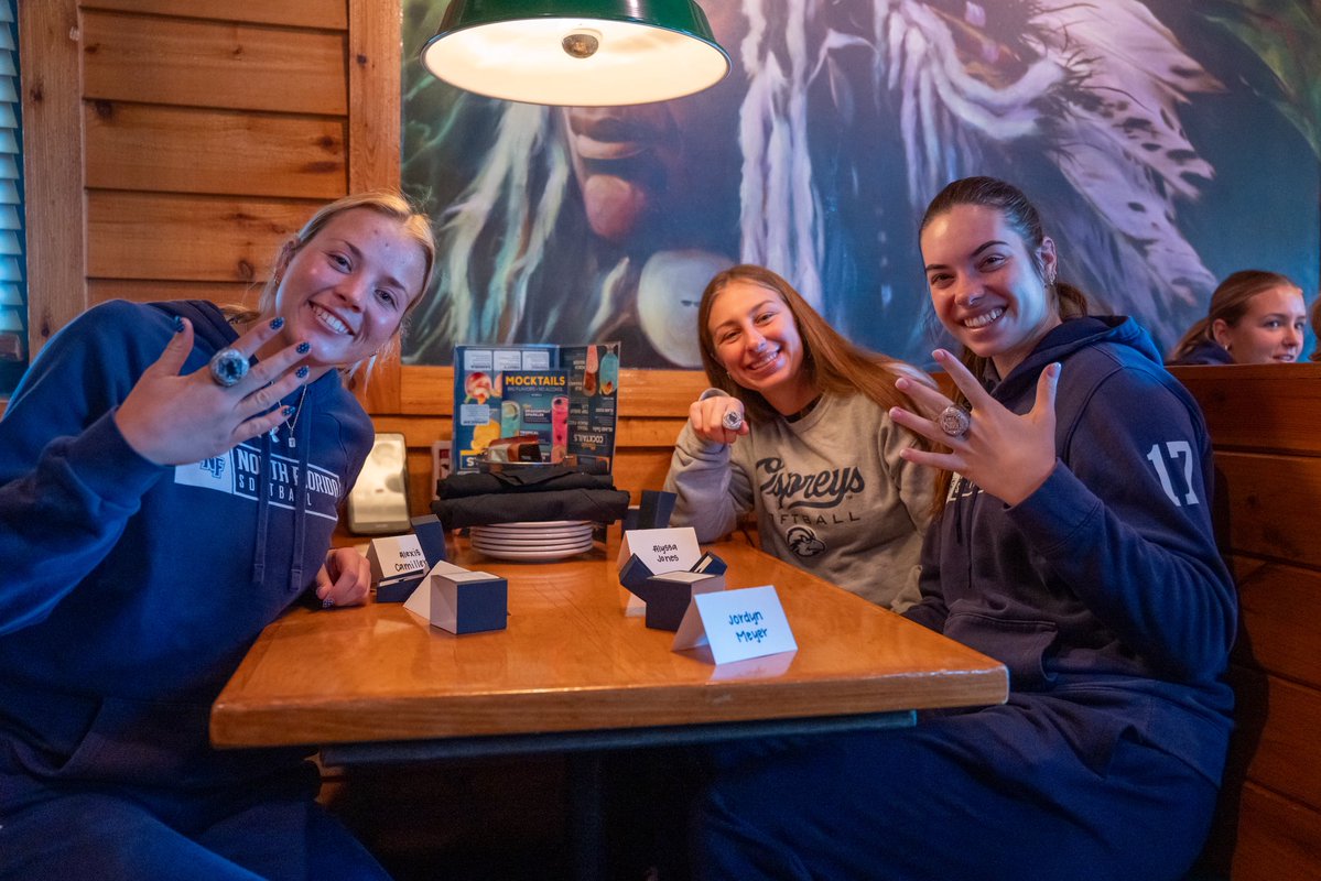OspreySB's tweet image. Reigning champs get their rings! 🥎💍

#SWOOP | @ASUNSports