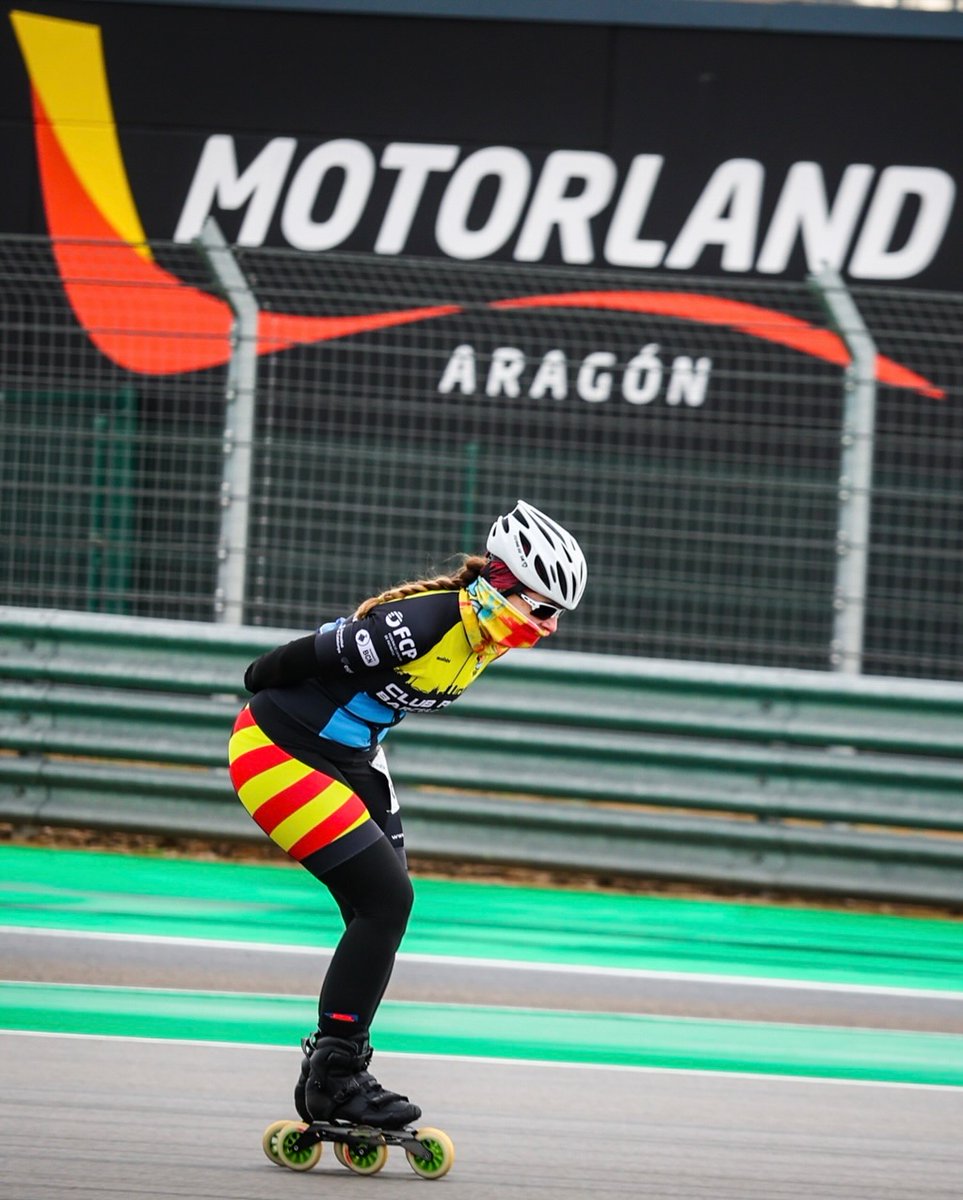ClubPatiBCN's tweet photo. Encetem temporada 2026 a les mítiques 4h de la #Invernal de @AragonMotorLand a l'#Arago, amb la  @ArKeRa9986  i @KupyPower fent equip duo i en @BilbaoCanet guanyant l'or en categoria solo. 
Amb el suport de @BCN_esports @bcn_ajuntament i #parcdelforum https://t.co/mKJXCxhJ1v
