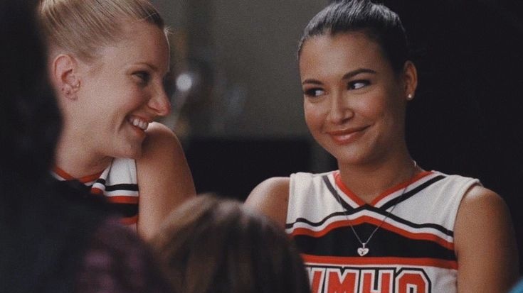 sglowsm's tweet image. the way santana looks at brittany is so cute. she’s the most in love woman in the world 😭