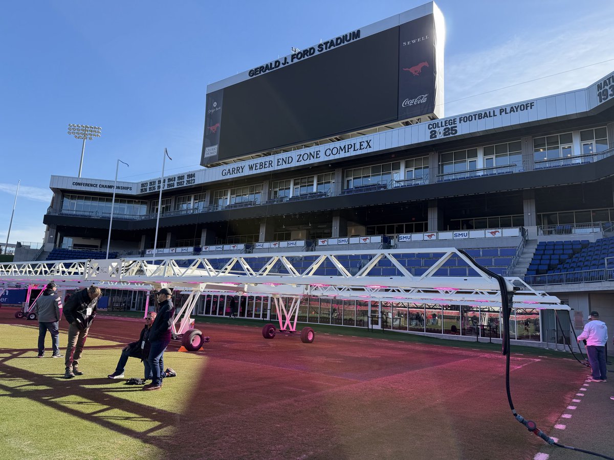 skigrounds97's tweet photo. SMU https://t.co/JtV7CcYeSS