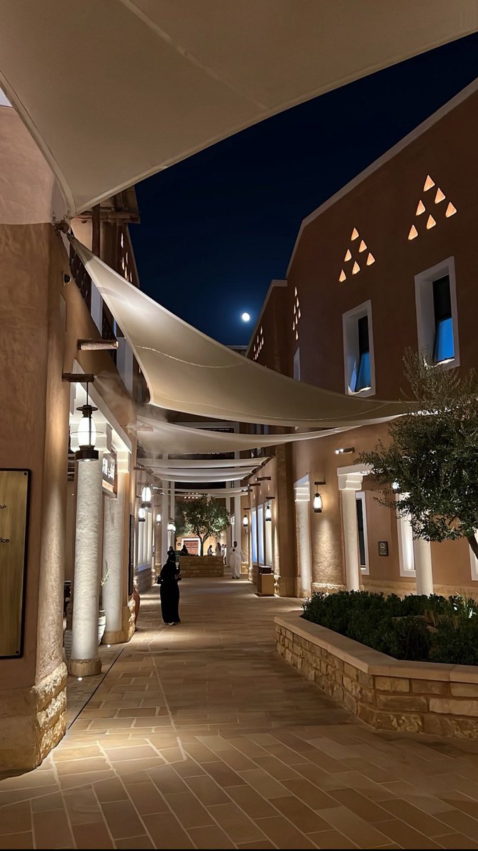 lulumohmaed's tweet photo. "عطيتك من كرم قلبي وأنا ماني بـ حاتم طيّ
غدا باذن الله أجمل💛🦌 https://t.co/cIl9ECs2Ro