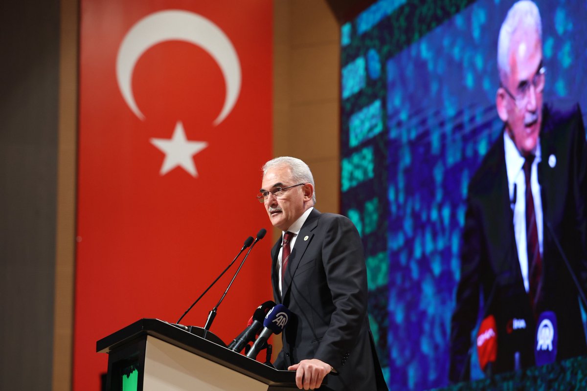 BekirKARACABEY_'s tweet photo. Yeşil Vatan kısa film yarışmamızın ödül töreninde; ormanlarımızın yaşam kaynağı olduğunu, yangınlarla mücadeleden Yeşil Vatan’ın korunmasına uzanan hikayemizi anlatan yarışmacılarımızla buluştuk. https://t.co/lFiirDFwUa