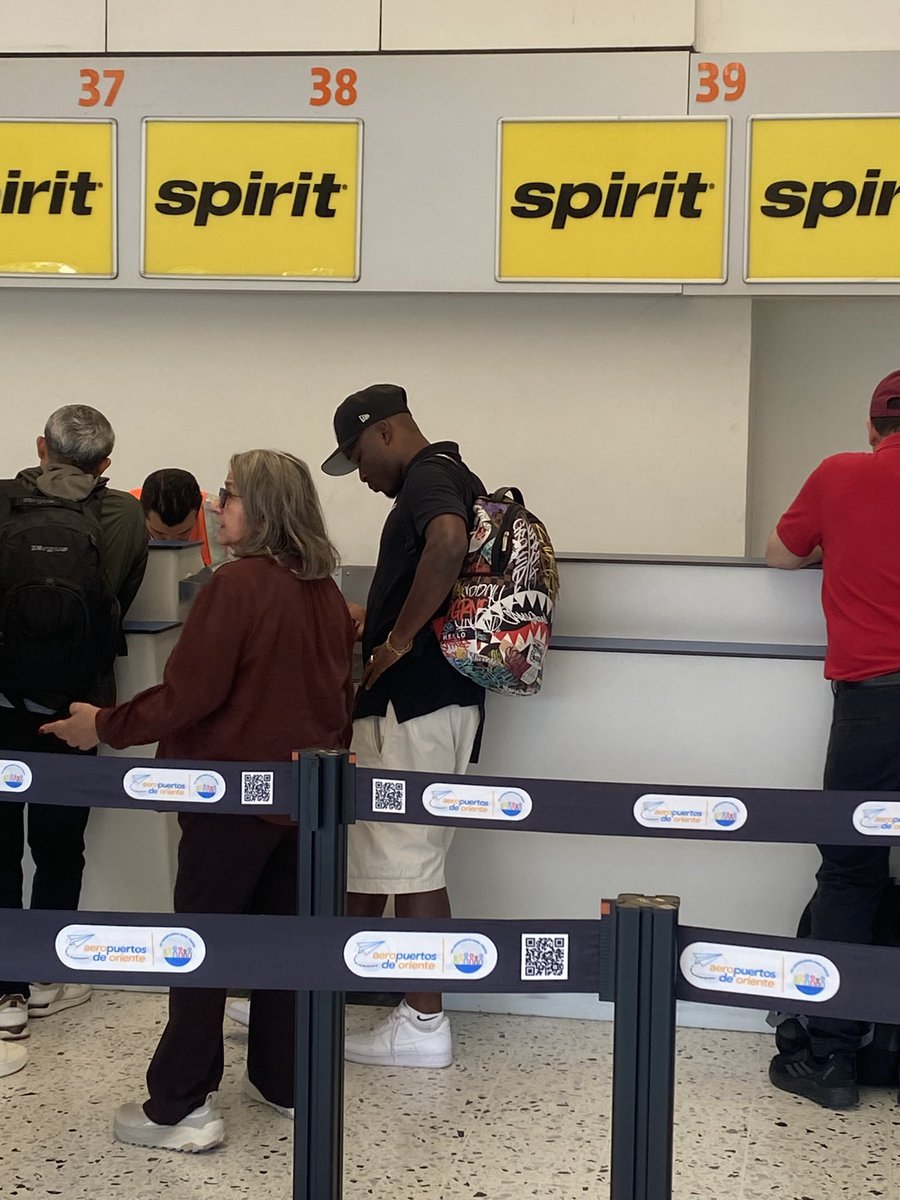 #RinconAuriverde
#BatallaAuriverde
🚨 Ya llegó Emerson Batalla. Se realizará exámenes médicos y de superarlos será nuevo jugador de <a href="/ABucaramanga/">Atlético Bucaramanga</a> 
<a href="/corazonleopardo/">corazónleopardo</a> <a href="/andresmarocco/">Andres Marocco</a> <a href="/PipeAlvarez28/">Pipe Álvarez ⚽</a> <a href="/PSierraR/">Pipe Sierra</a>