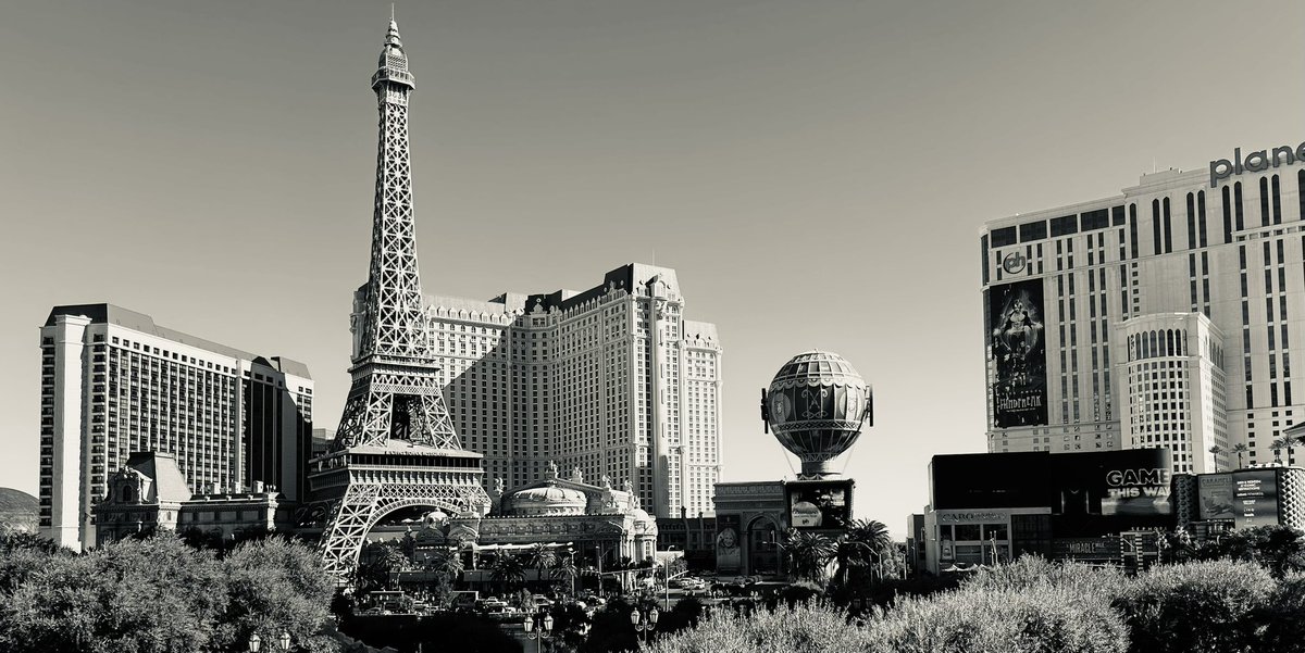drperelman's tweet photo. “ New Castle’s Las Vegas Guys - Gangsters,Gamblers &amp; Dealers” will be available tomorrow, January 20, on Amazon, The History Press website, Barnes &amp; Noble and other bookstores via a special order. Follow the zany escapades as this crew teeters on the right side of the law. https://t.co/3Pm46GXO0J