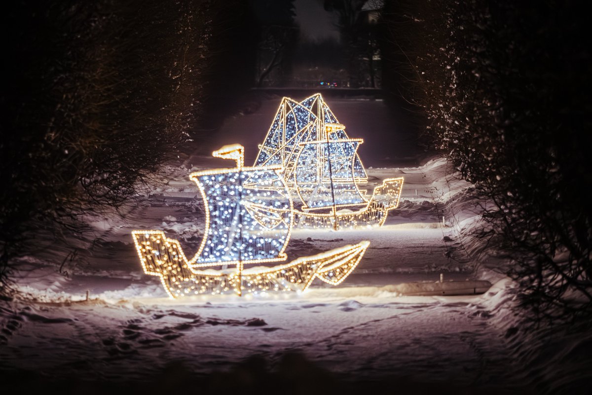 Ah, te gdańskie iluminacje... Po prostu nie da się od nich oderwać wzroku! ✨❄️
#gdansk #ilovegdn
📸 Karol Stańczak Fotograf