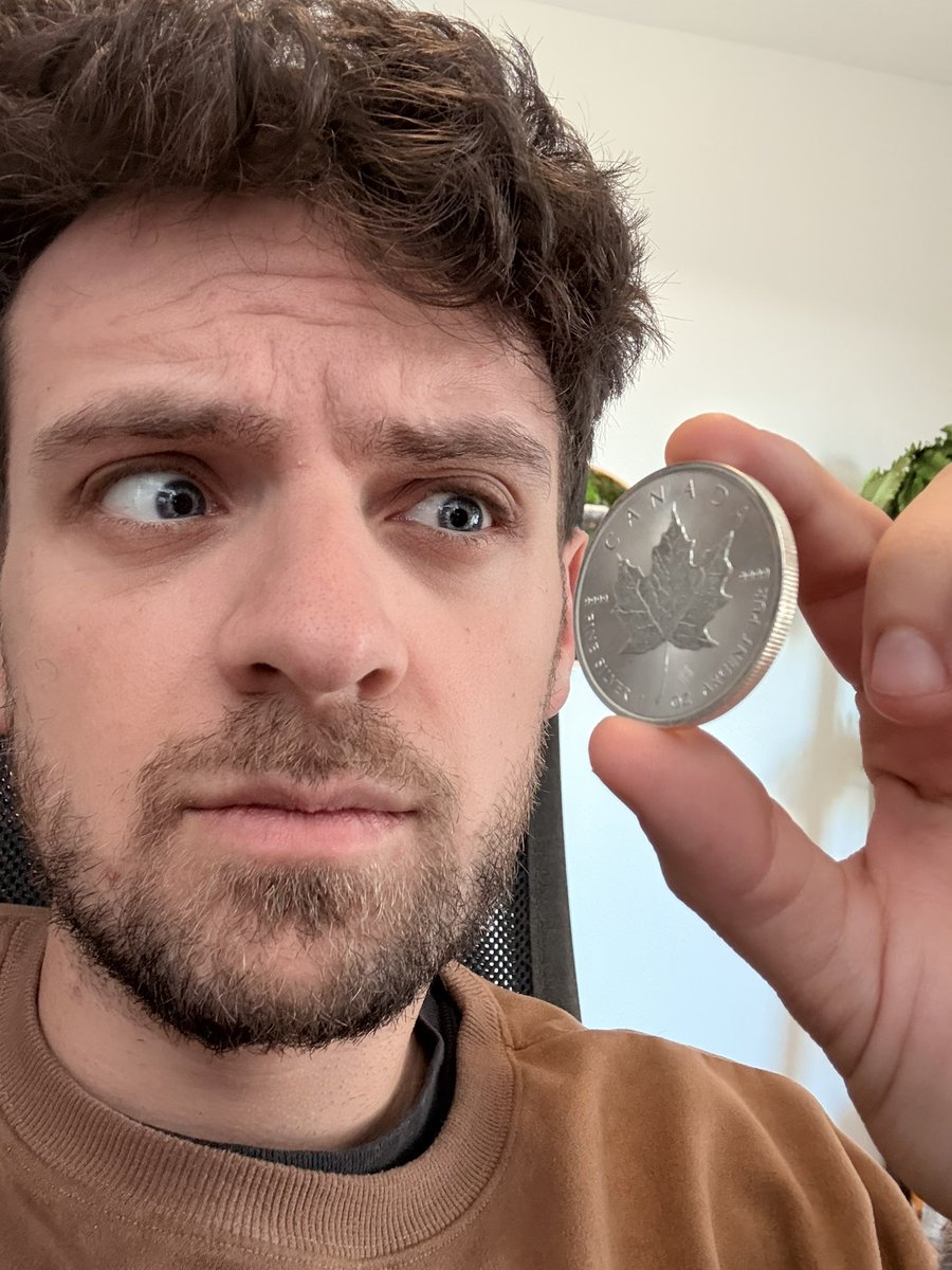 kinetic_finance's tweet image. I bought 1 silver ounce as a *PROP* for a video in September of last year for $41.70.

Today, it is worth $94.70.

What is happening to the dollar???