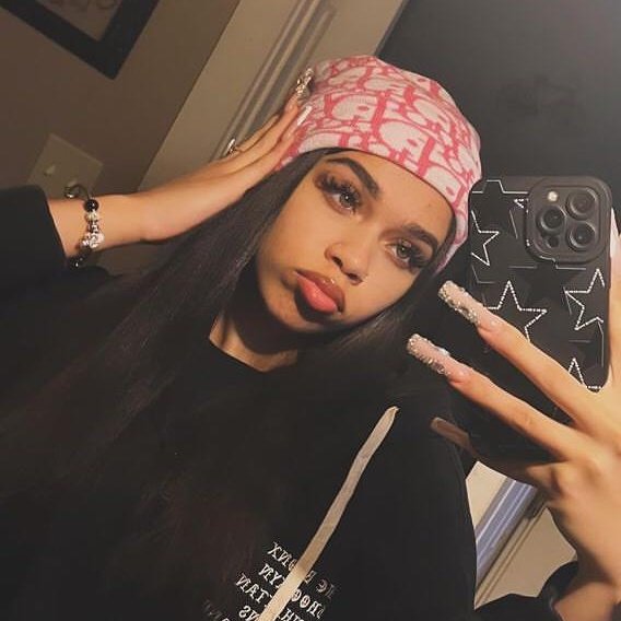 Bella Beckham tweet media