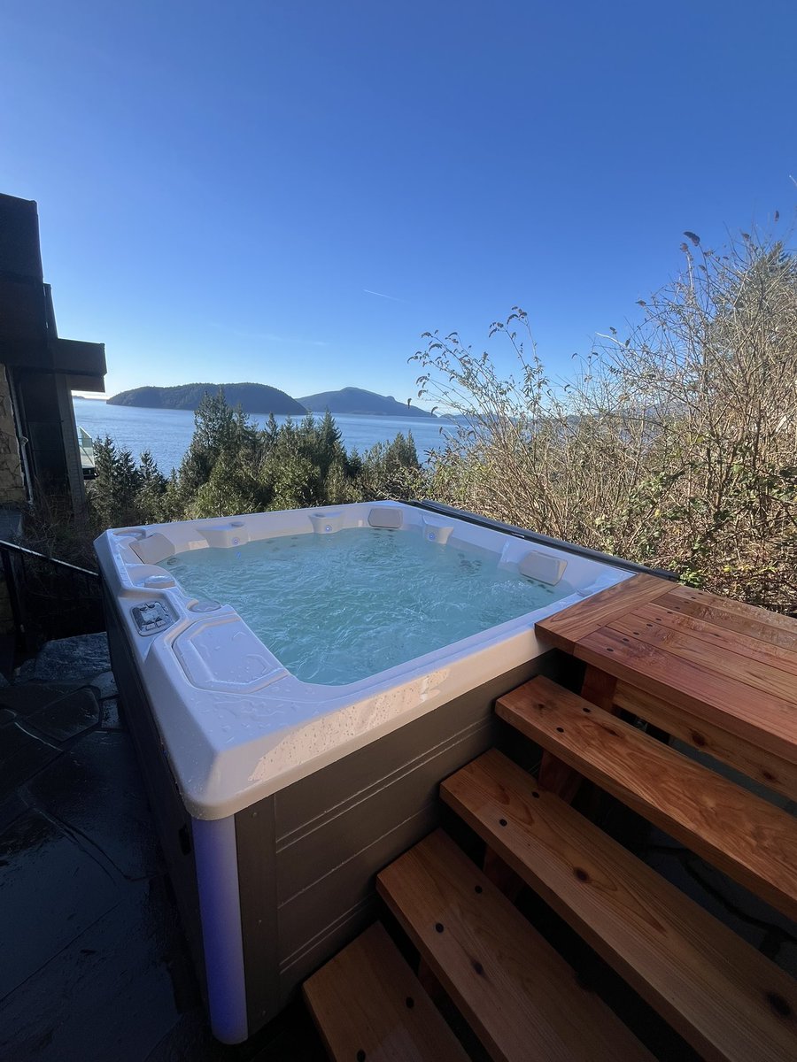 This is your sign to soak more 🌊💙
Ocean views + hot tub time = instant reset.

Upgrade your backyard. Upgrade your life.

#SplashHotTubs #HotTubLife #WestCoastVibes #SoakSeaso