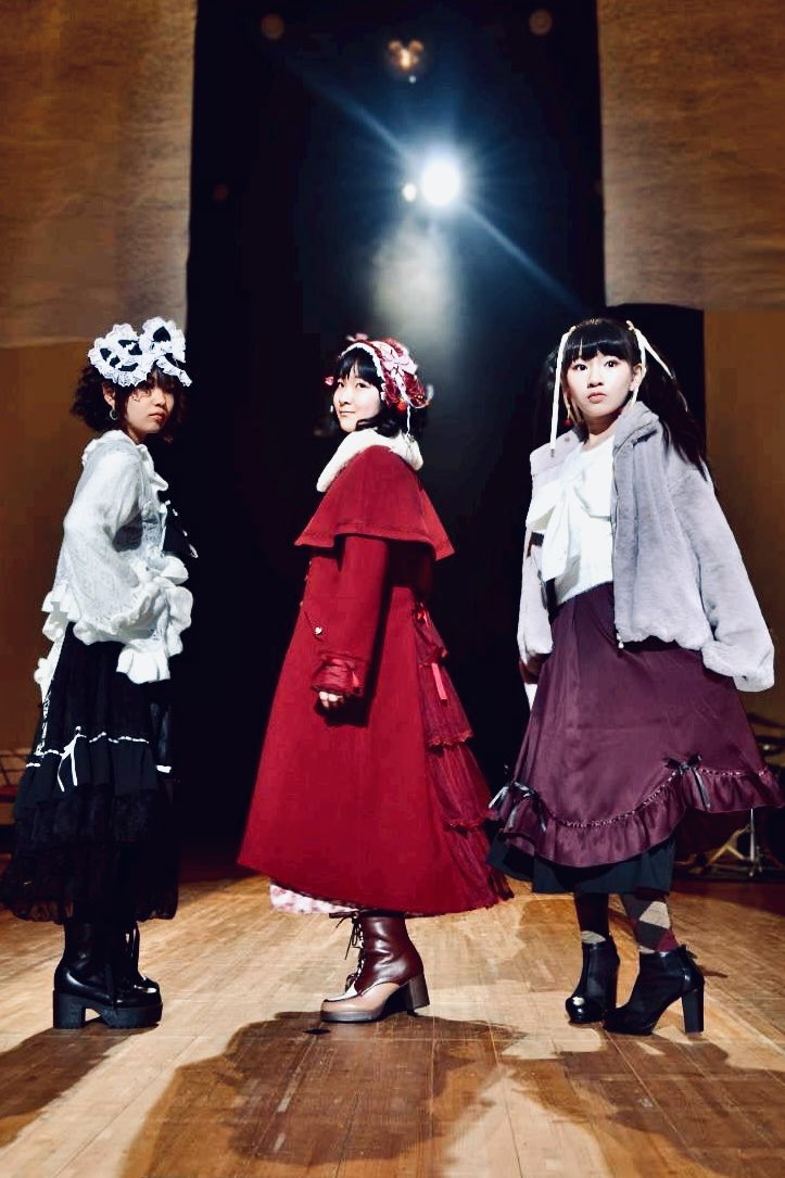 suzumemomo_sky's tweet photo. 🌸《Your Stage.》🌸
@yourstage__
#YourStage.
🌹axes femme🌹
@axesfemme_tweet
#axesfemme
🎀着用衣装🎀
リボンセットレースワンピース
おはなフリルモヘアニットカーディガン
MODEL
🖤MOMO
❤️YU_NO
💜LYNN
#プティプラス倶楽部 https://t.co/6kYW6ttX1v