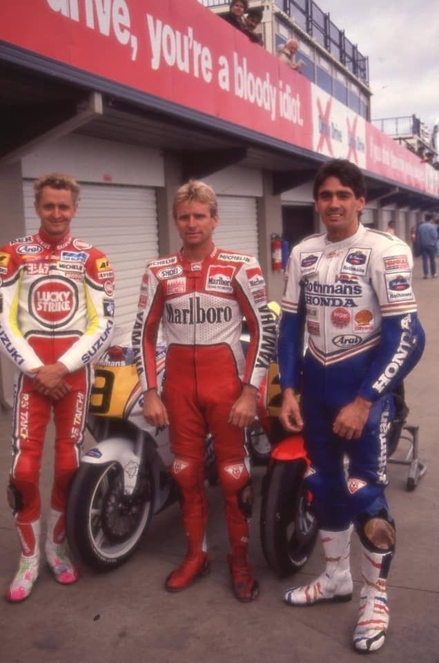 84lauda's tweet image. look at how politely he stands