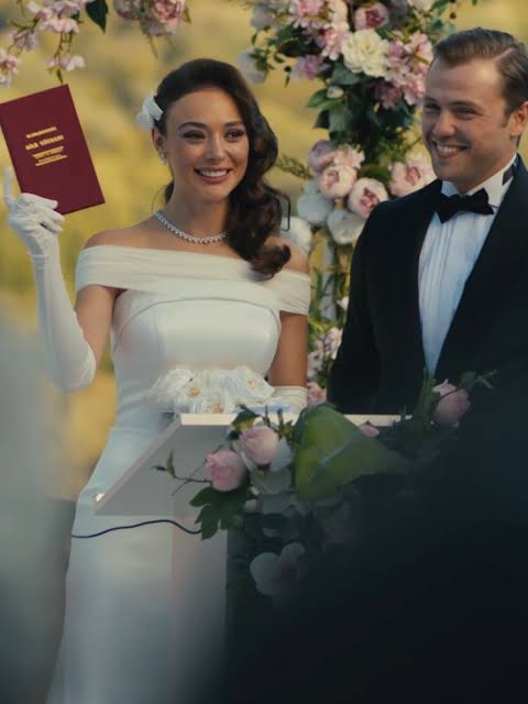 Bakın bunlar da trt her şey kanalla alaklı değil biraz stilistlerde suç bulmak lazım