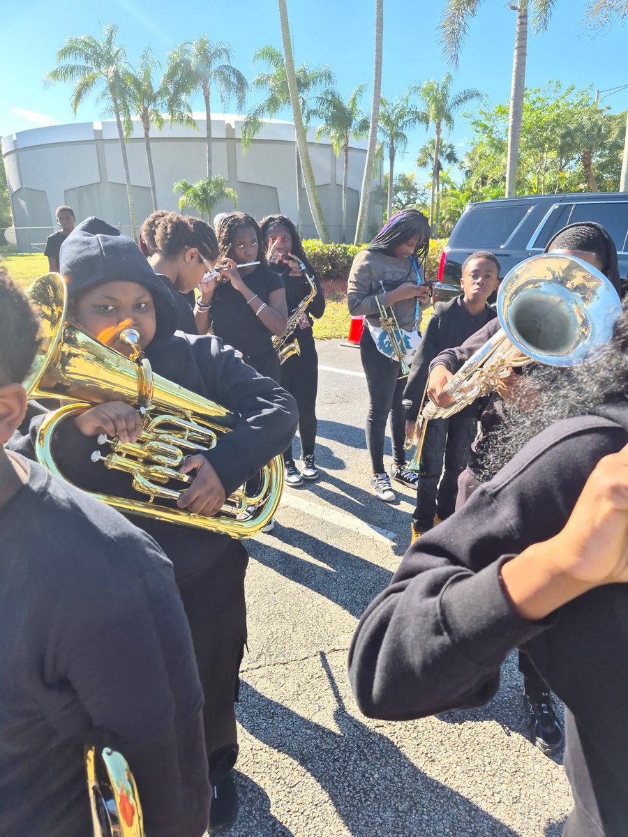 InternPrincipalKnowles tweet media