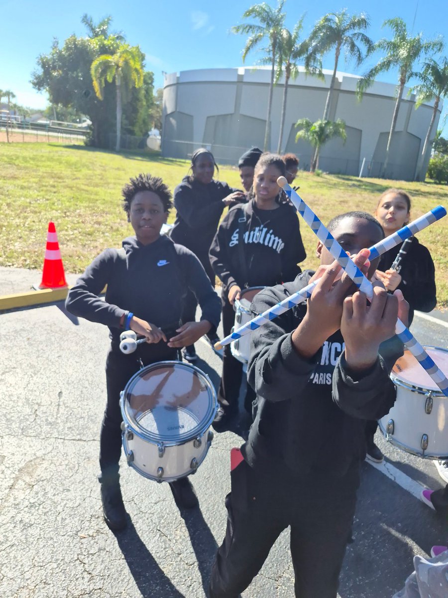 InternPrincipalKnowles tweet media