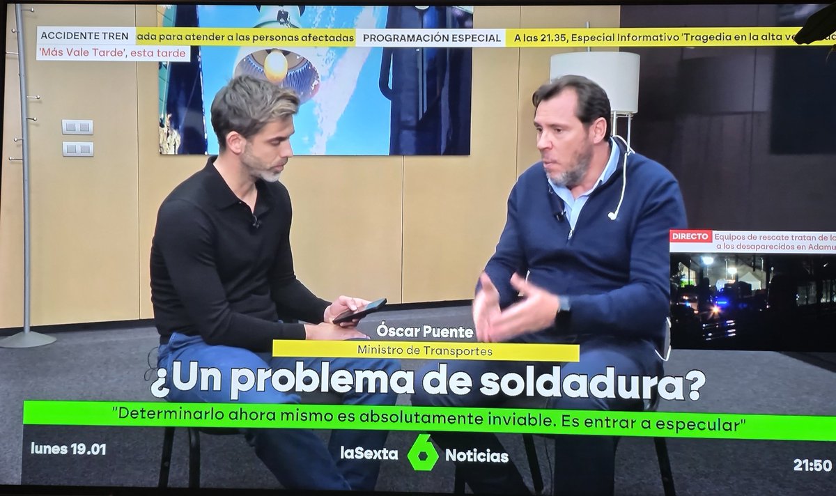 Kostas Karamanlis, ministro de transportes de Grecia, presentó su dimisión el mismo día del choque de dos trenes que costó la vida a 57 personas.

"Dimito de mi cargo como ministro de Infraestructura y Transporte como un pequeño gesto de respeto a las personas que han muerto tan