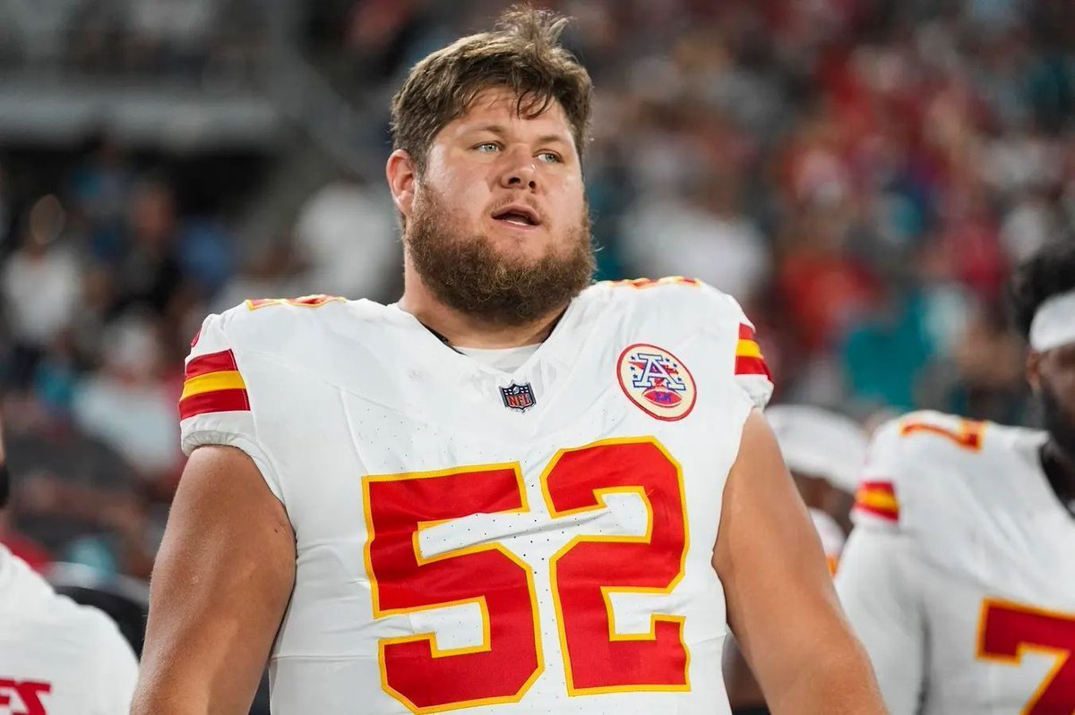 KCSportsNetwork's tweet photo. Highest-graded #Chiefs players by season over the last decade, per @PFF:

2025 — Creed Humphrey (88.8)
2024 — Creed Humphrey (92.8)
2023 — Patrick Mahomes (85.1)
2022 — Chris Jones (92.0)
2021 — Creed Humphrey (91.4)
2020 — Travis Kelce (93.5)
2019 — Chris Jones (88.3)
2018 — Patrick Mahomes (93.2)
2017 — Chris Jones (89.5)
2016 — Eric Berry (90.1)