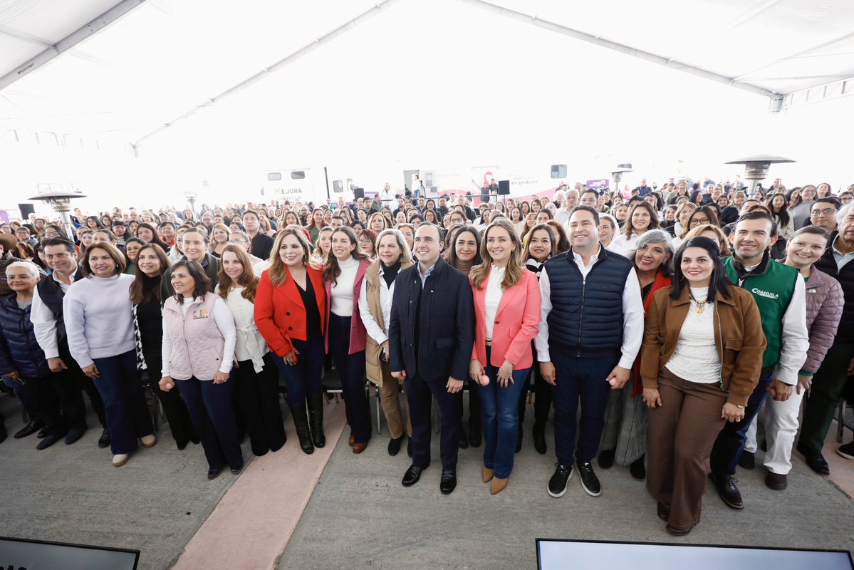 gelizondo54's tweet image. En #Saltillo, nuestro Gobernador @manolojim y su esposa Paola Rodríguez arrancaron la Brigada Revísate a Tiempo "Estar Bien Cuidado de la Salud de la Mujer”, la cual brinda una atención completa, cercana y gratuita que llega hasta las comunidades más alejadas de #Coahuila. (1/2)