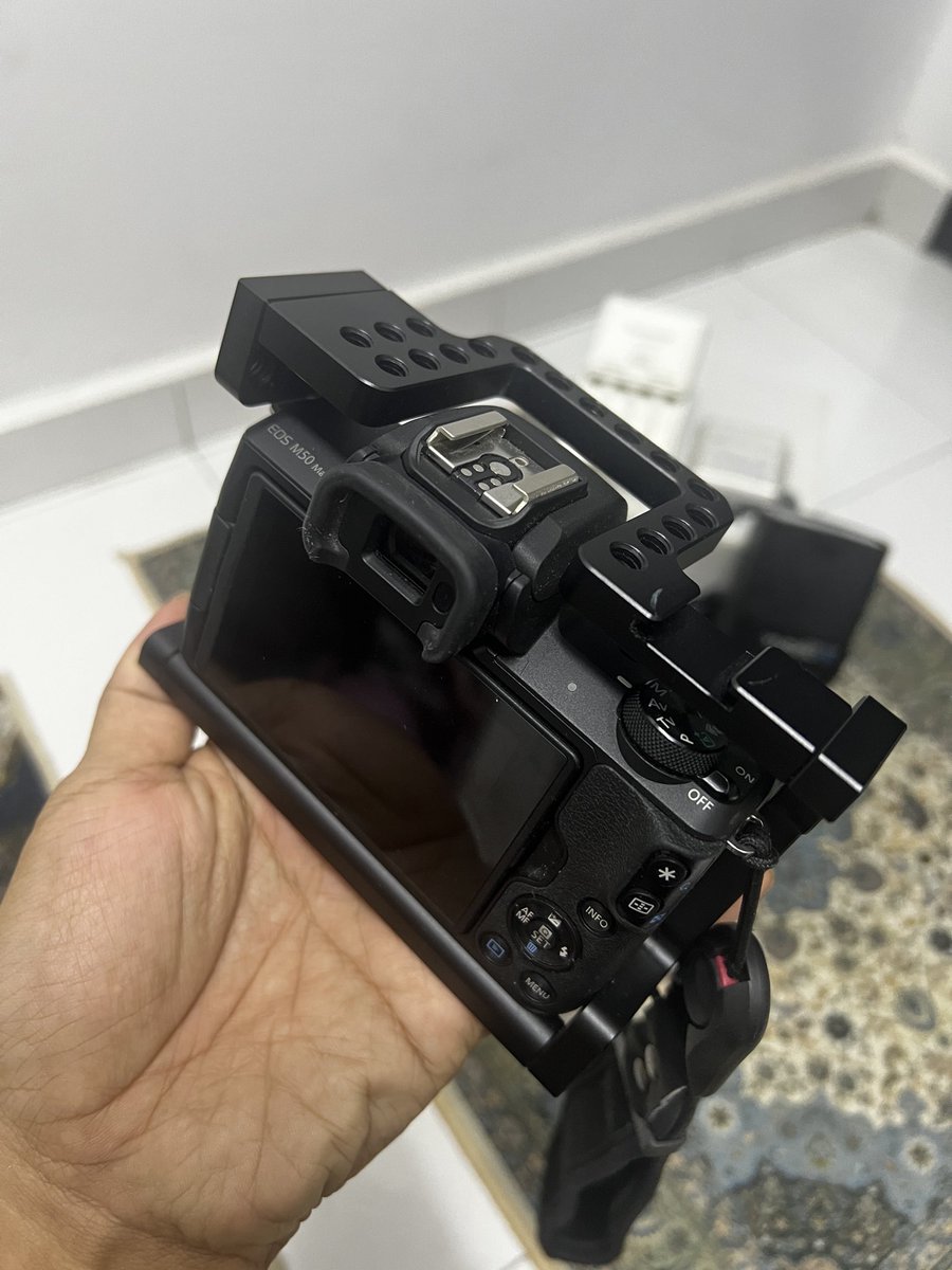 fiqwilliam1's tweet photo. HAI KAKI TRAVEL. 

CANON M50 MARK II
SIAP CAGE COVER 
TIADA CALAR 
RM2400.00
(LIKE NEW)
KOTAK ORIGINAL ,CHARGER DAN 2 PCS BATTERY ORIGINAL CANON.

TAMBAHAN
CANON EF M 22MM F2.0 WITH MACRO
RM700.00 (LIKE NEW)

GODOX IM30 MINI FLASH
RM150.00 (LIKE NEW)

SANGAT SESUAI UTK TRAVEL. https://t.co/BBLtRT3UsV