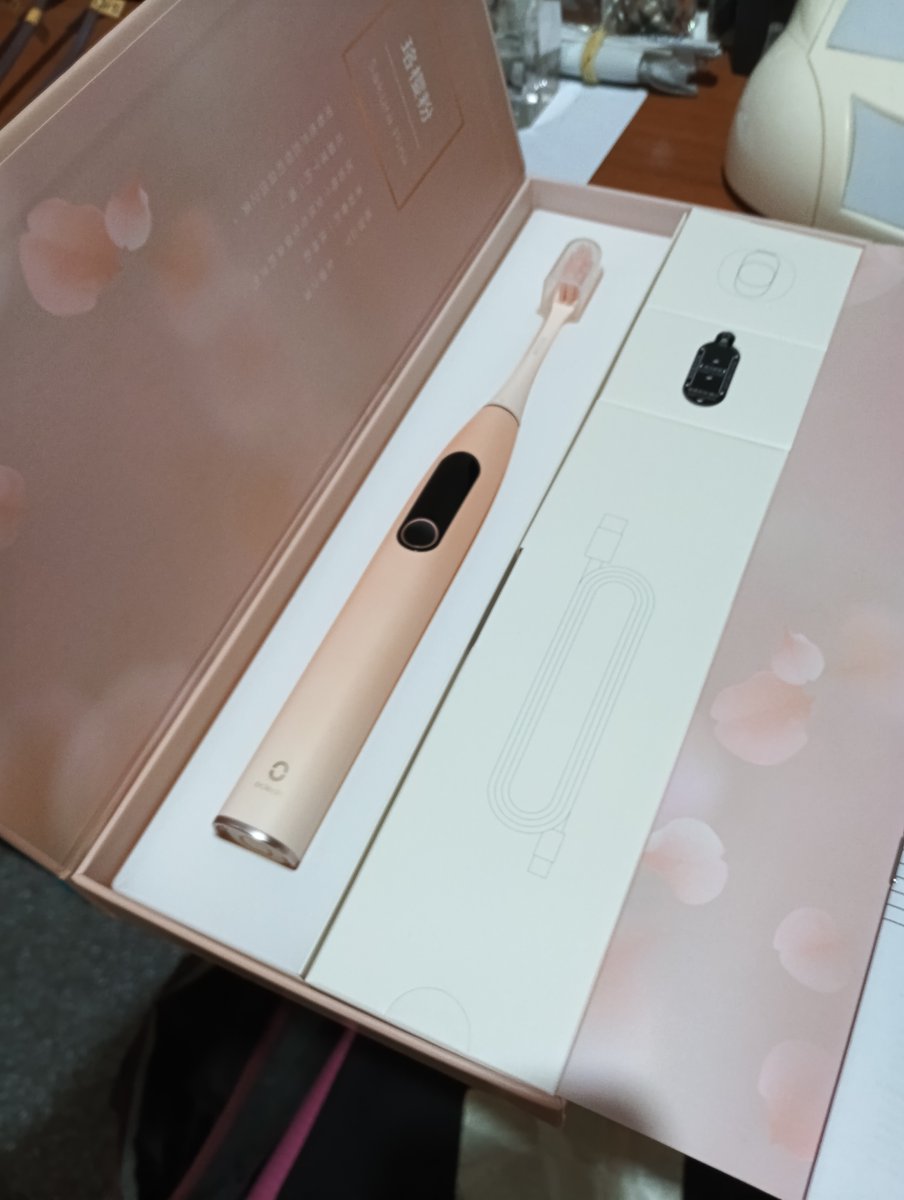 JessicaWanager's tweet photo. 💋 I'm very-very excited cause today I finally have in my hands my new #electronic #LCDScreen #Supersonic #bluetooth OCLEAN X PRO toothbrush in Pink! 💗 It's really amazing! #ocleanprox #toothbrush # #pink #teeth #smile #girls #women #ladies https://t.co/kR60vcCEJg