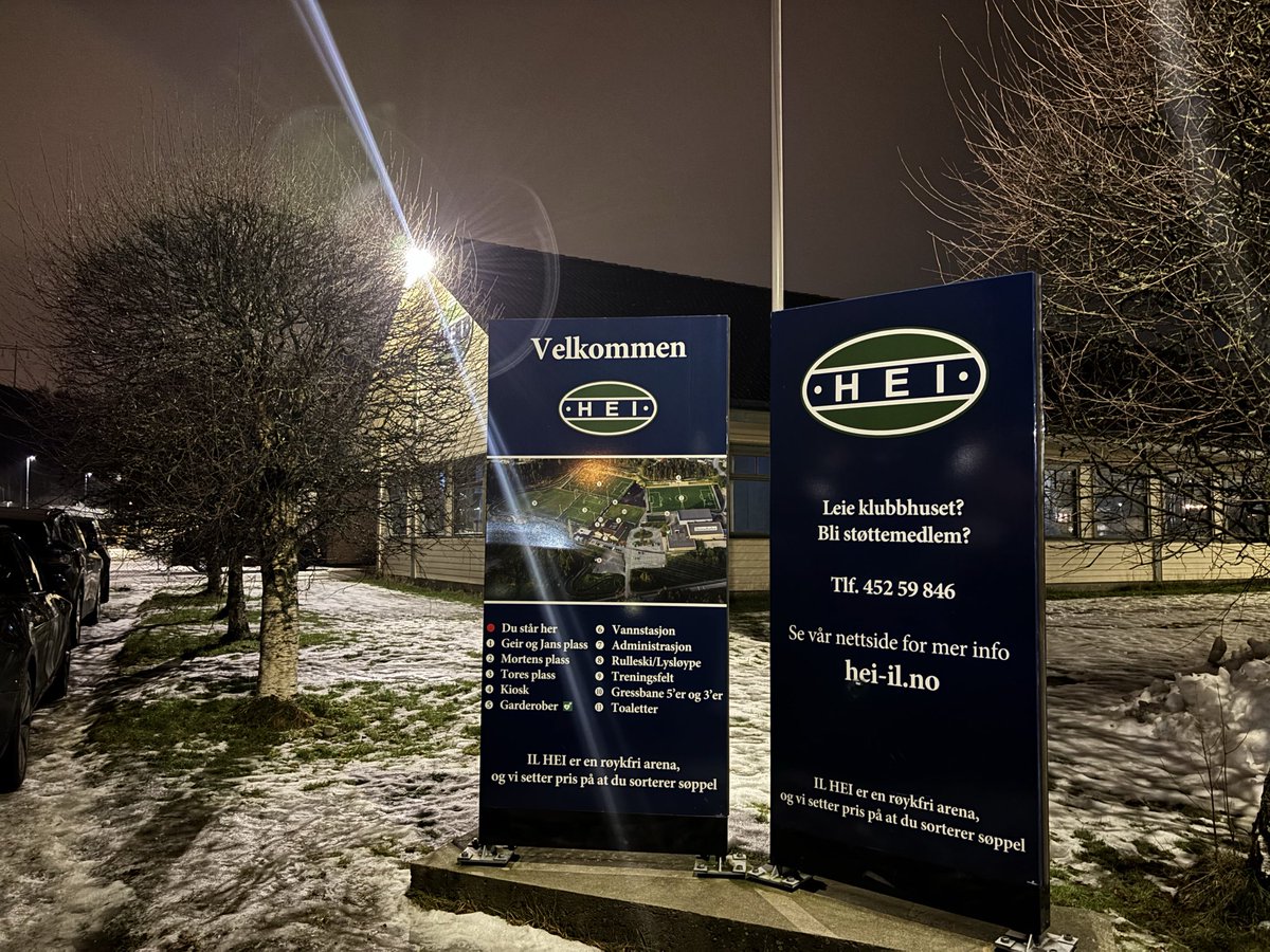 Noto_DS's tweet photo. Ny tur til Telemark. I dag ble kursen satt til Mortens plass der @Heialag møtte Pors 2 til treningskamp. Hei dominerte kampen og ga seg ikke før stillingen var 9-0. Nok en gang bra med banehoppere på og rundt den hyggelige tretribunen. #groundhopping https://t.co/3Mi2cspRPp