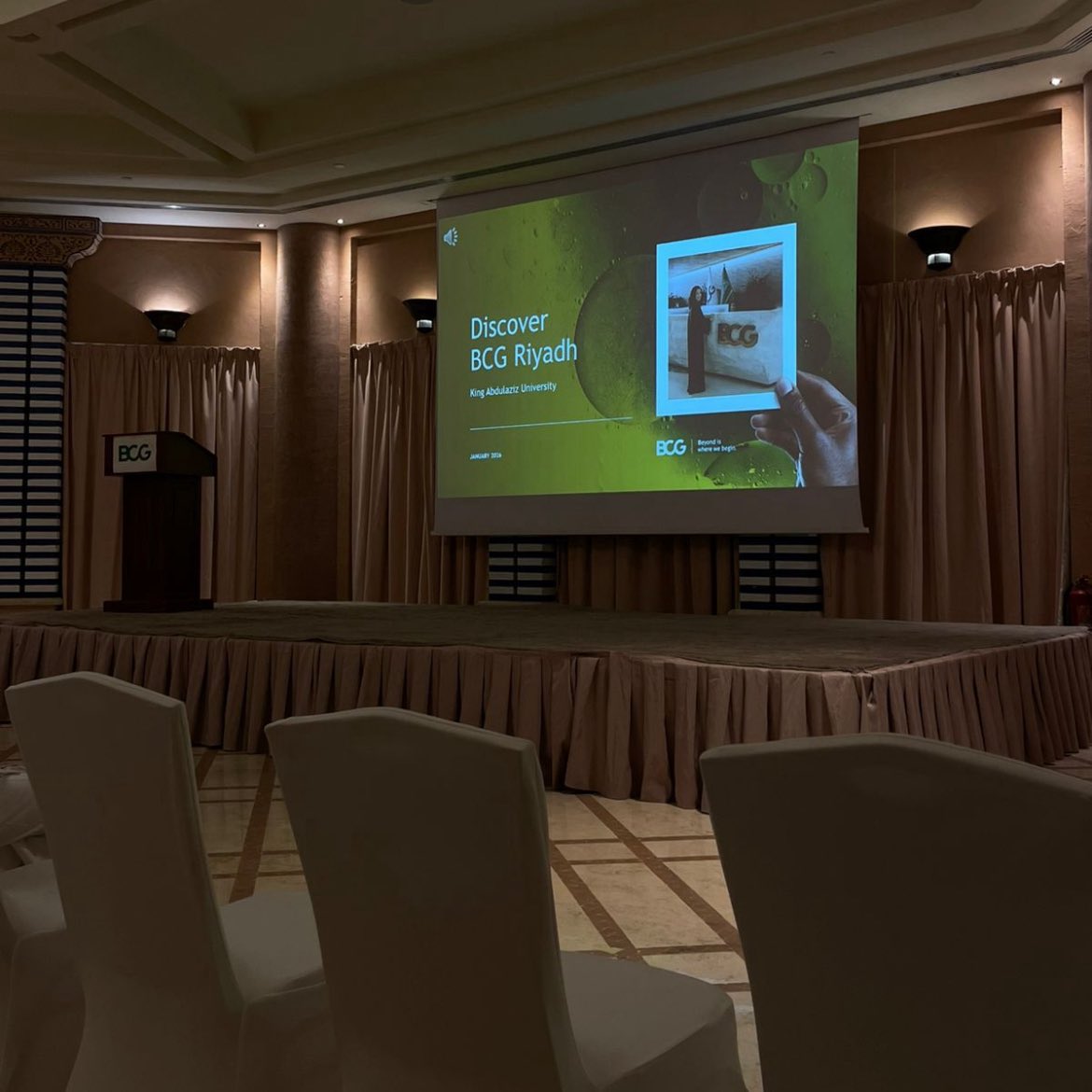 layan_cm's tweet image. I attended an introductory session on the Jeel Tamooh program delivered by BCG.
A great opportunity to learn more about the program’s vision and objectives.
#BCG   #JeelTamooh 
@BCG @jeeltamooh