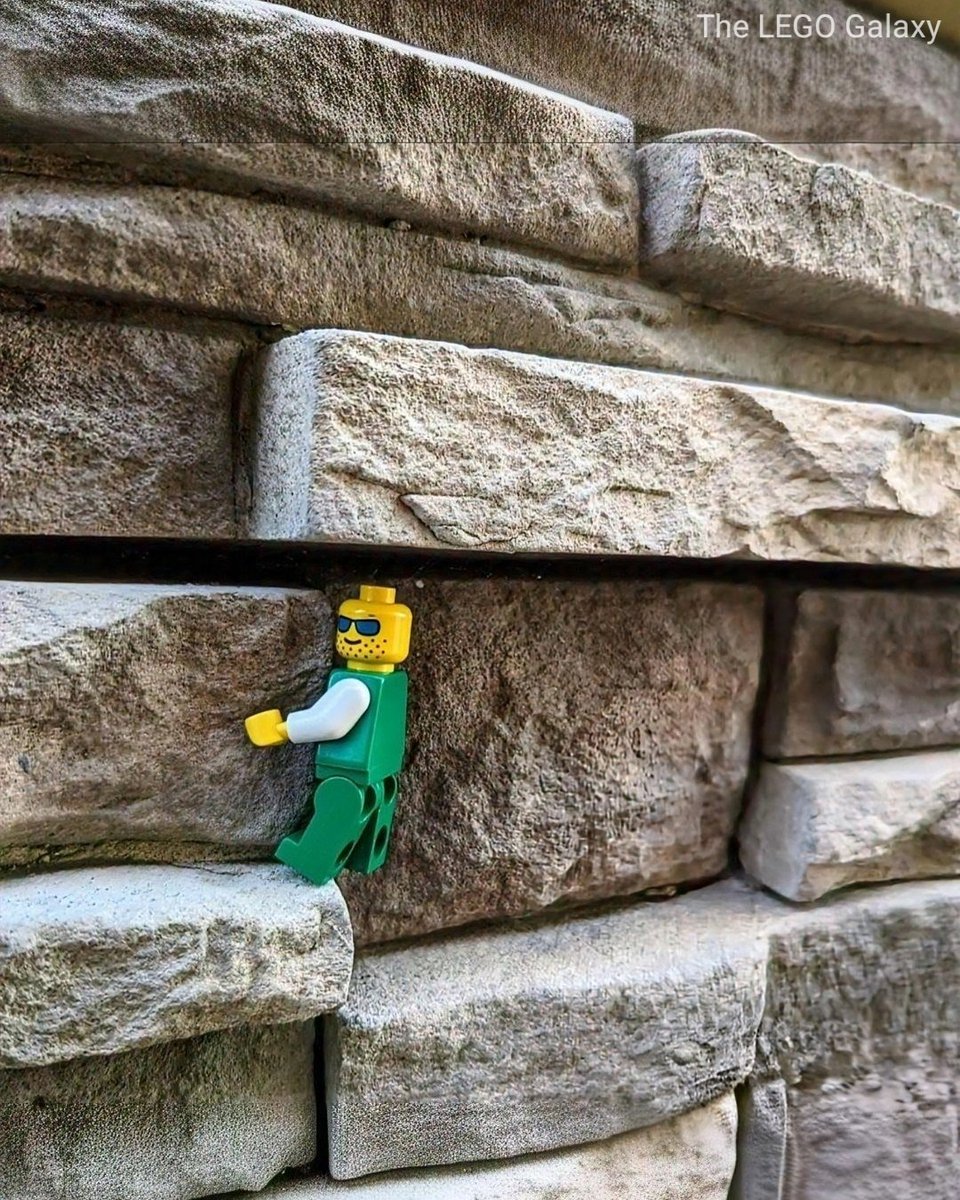 Every climb starts with the courage to leave the ground.
#LEGO #AFOL #Toys #RockClimbing #Adventure