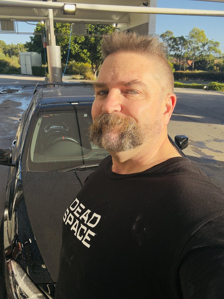 red42dragon_'s tweet photo. Washing 🧽 the AMG ✨                  #AMG #TheBestorNothing #DrivingPerformance #SoAMG #OneManOneEngine #HyperHatch #gtechniqSmatSurfaceScience https://t.co/95Ln4RBRUj