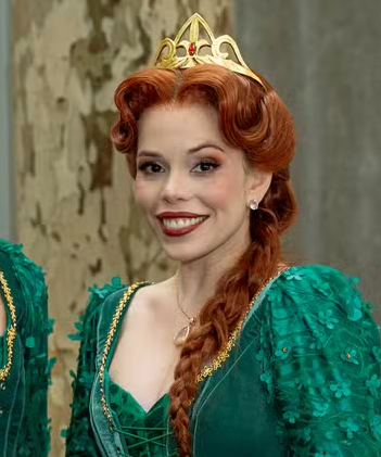 dbabyinfo's tweet image. FOFOCA 🚨 Fabi Bang teria supostamente SURTADO após saber que D'Baby Adams havia contatado os produtores da peça original de Shrek na Broadyway para REMOVÊ-LA da versão brasileira. 
Segundo o Deuxmoi a decana dos palcos londrinos teria dito que Fabi é uma influencer, não atriz 👀